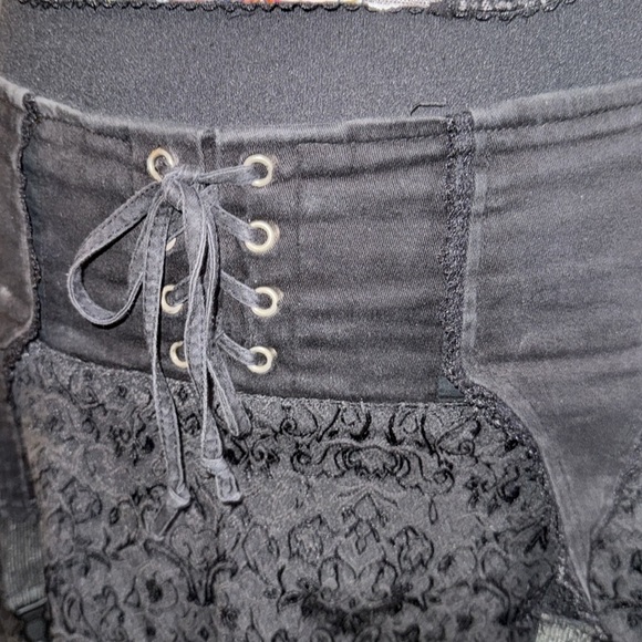 Tripp NYC VINTAGE Black Lace Mini Skirt 4Strap Garter - Picture 3 of 9